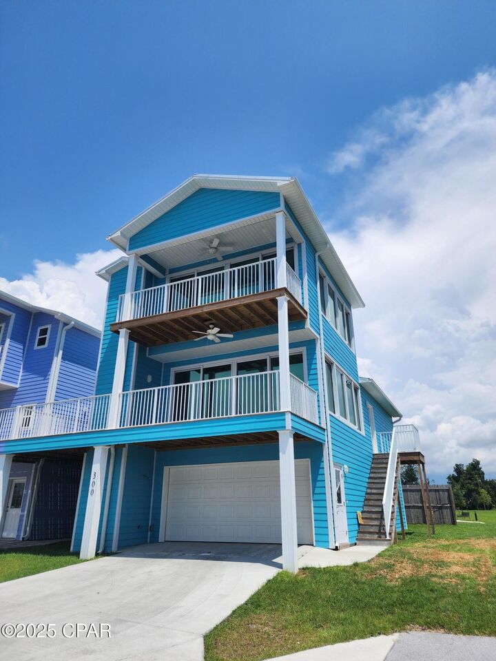 Property Photo:  300 Penny Court  FL 32401 