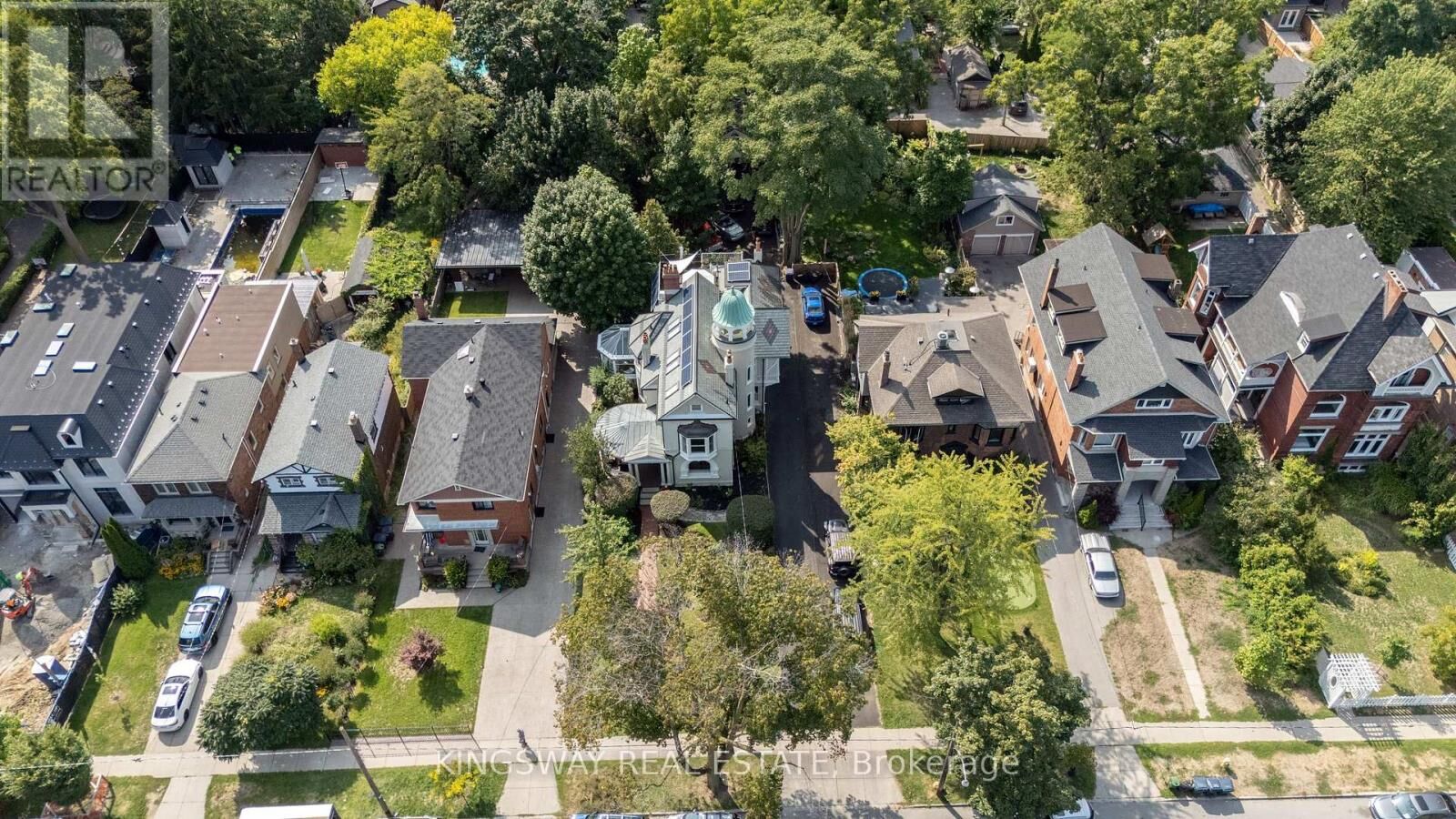Property Photo:  166 High Park Avenue  ON M6P 2S4 