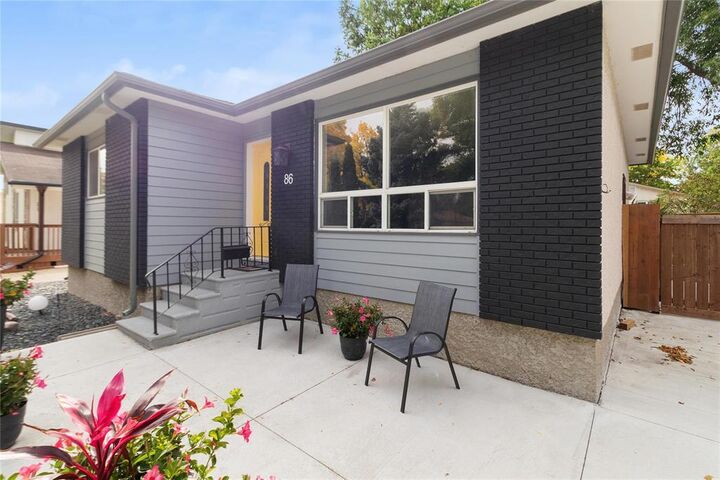 Property Photo:  86 Meadow Lake Drive  MB R2C 4K3 