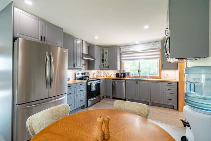 Property Photo:  784 Municipal Road  MB R3R 1J4 