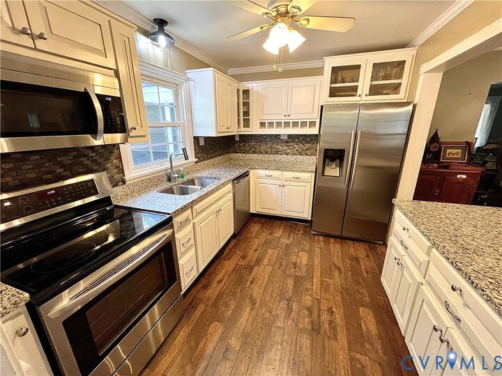 Property Photo: 9800 S Wagstaff Circle VA 23236