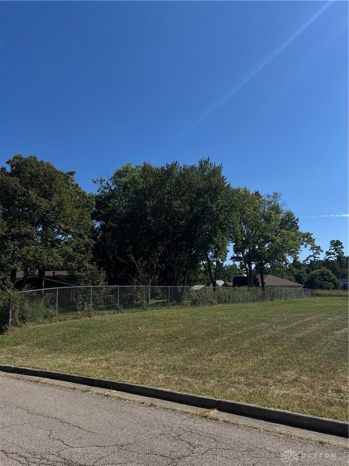 Property Photo:  420 Spring Glen Drive  OH 45387 