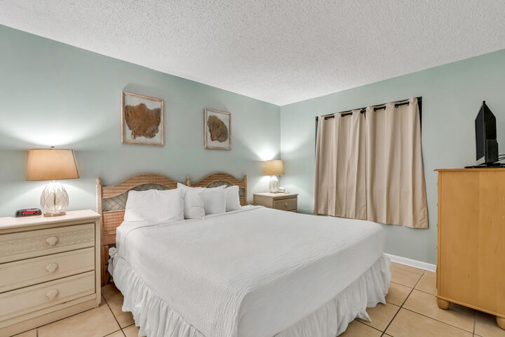 Property Photo:  1040 Highway 98 208  FL 32541 
