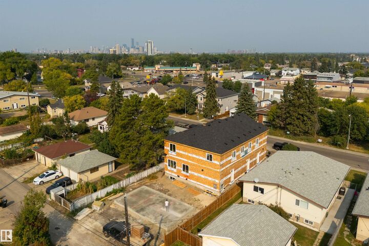 Property Photo:  7323 81 Avenue NW  AB T6B 0E3 