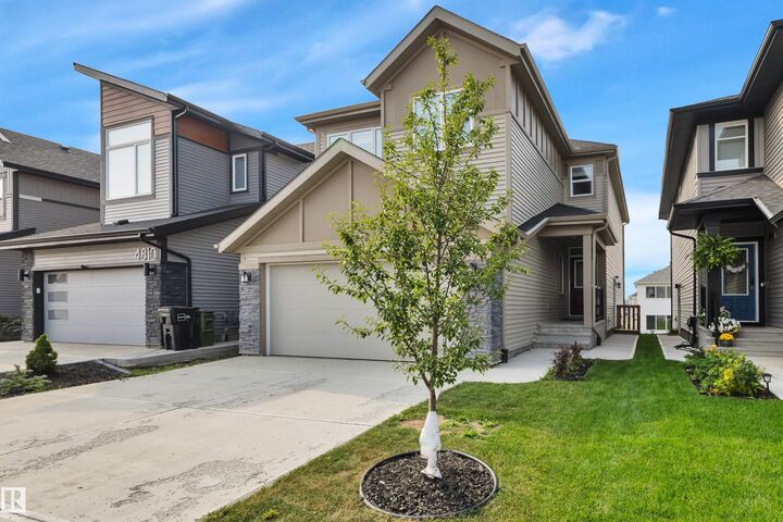 Photo de la propriété:  4812 Kinney Road SW  AB T6W 5G2 