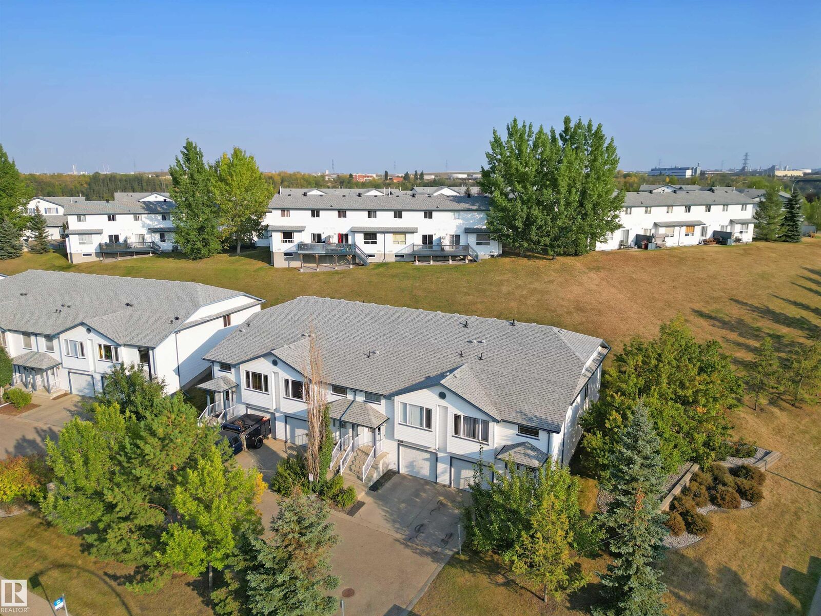 Property Photo:  1391 Hermitage Road NW  AB T5A 4S1 