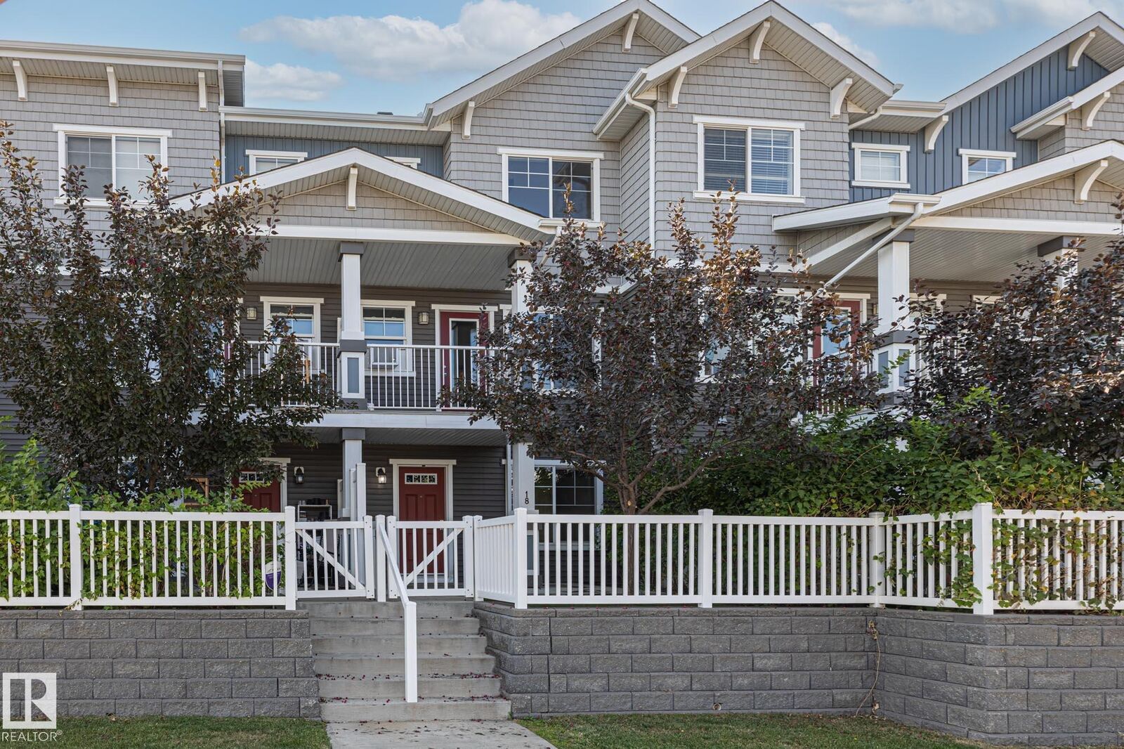 Property Photo: 7385 Edgemont Way NW 18 AB T6M 0R9