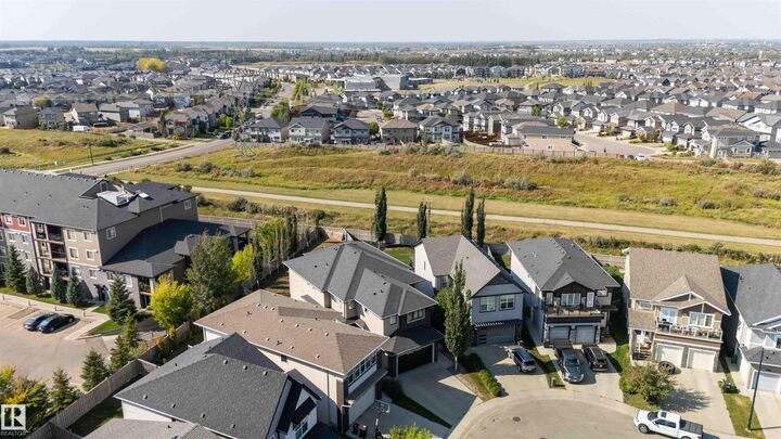 3948 Claxton Loop SW  Edmonton AB T6W 1Y7 photo