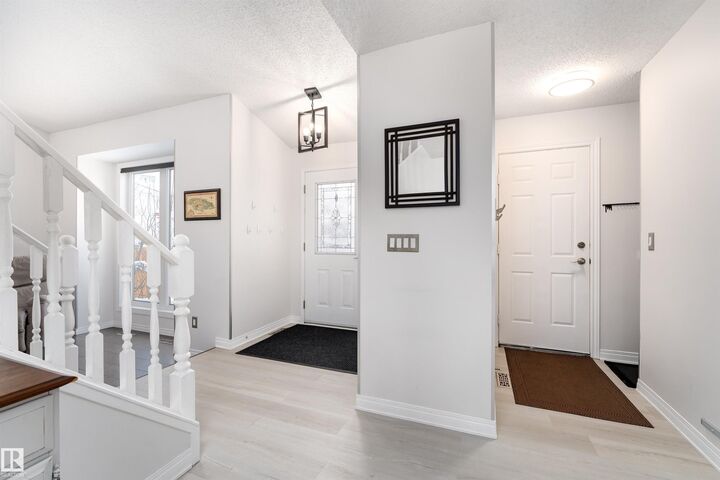 Property Photo:  25 Carmel Court  AB T8A 5A4 