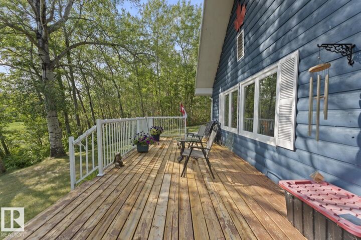 Property Photo:  527, 60017 Rng Rd 110  AB T0A 0C0 
