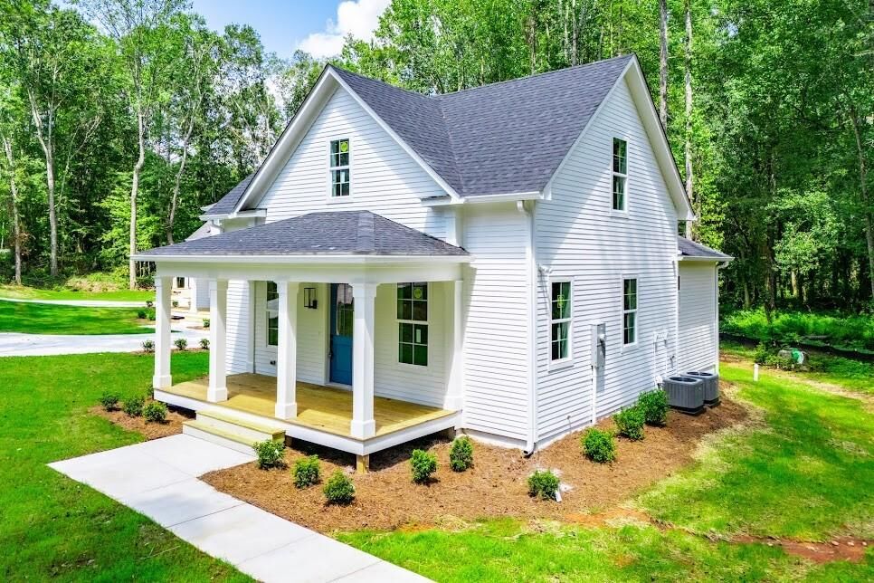 Property Photo:  485 West Avenue  GA 30108 