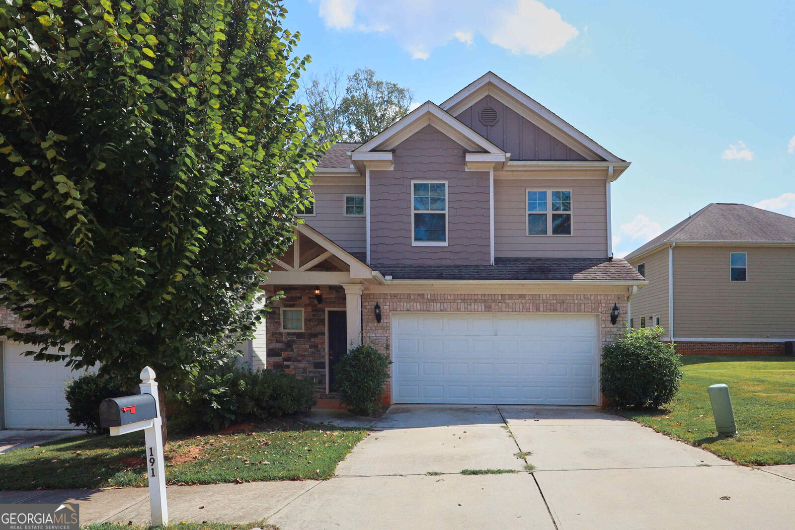 Property Photo: 191 Daisy Circle GA 30252