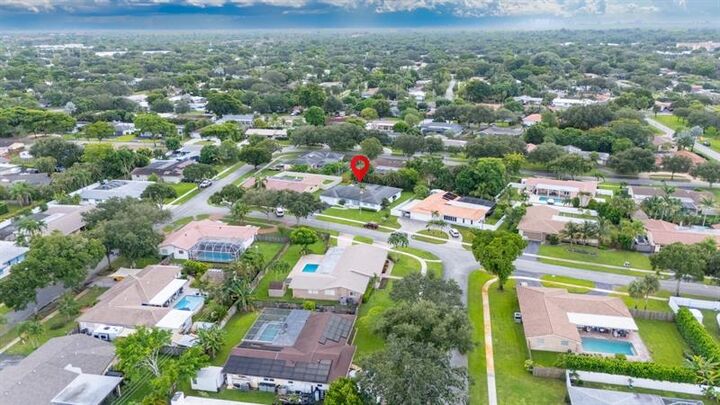 Property Photo:  660 NW 74th Ter  FL 33317