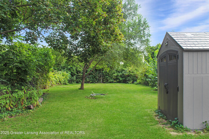 Property Photo:  1725 Donora Street  MI 48910 