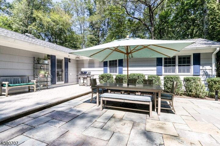 Property Photo:  34 Spruce Pl  NJ 07924 