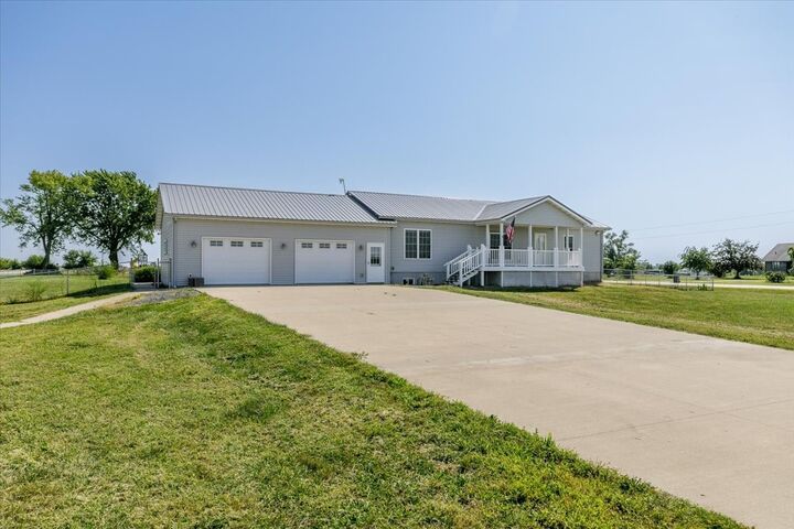 11051 111th Avenue  Ottumwa IA 52501 photo