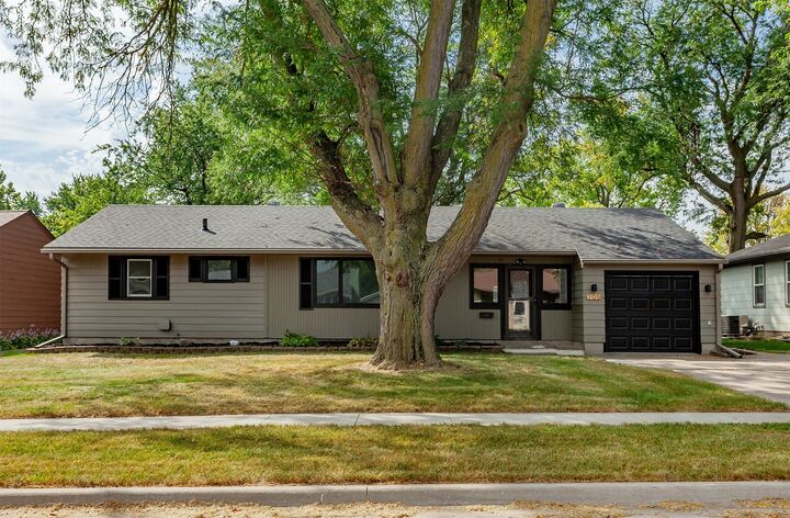 205 SE East Lawn Drive  Ankeny IA 50021 photo
