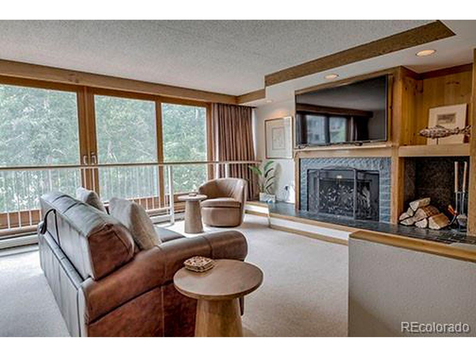 Property Photo:  