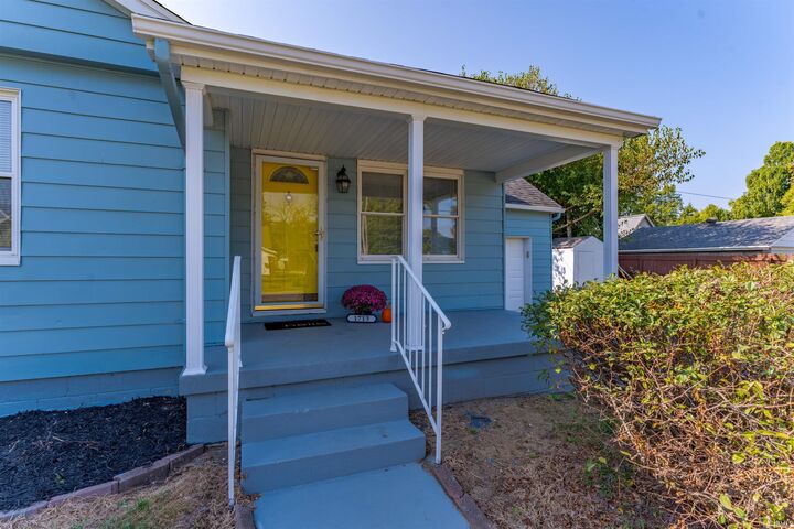 Property Photo: 1713 E Illinois Street IN 47711-5813