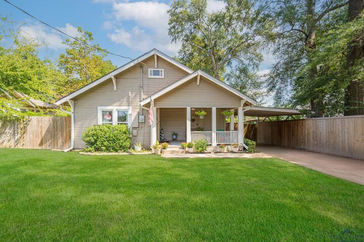 507 N Trinity St  Gilmer TX 75644 photo