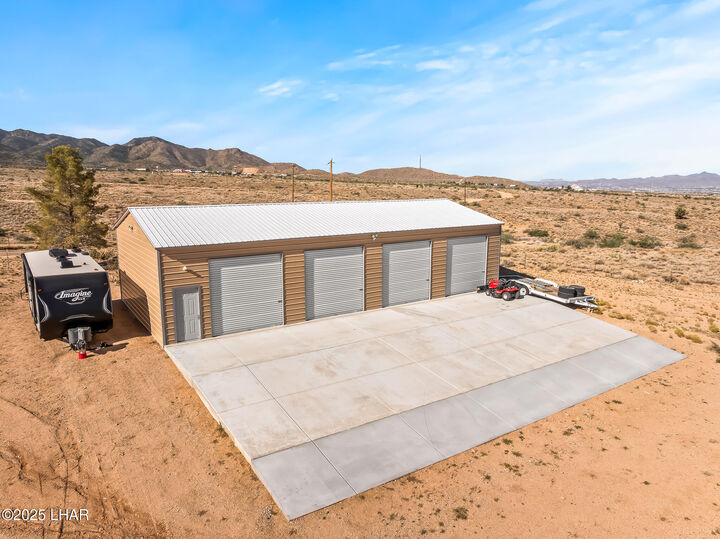 Property Photo: 6499 E Westwind Rd AZ 86401