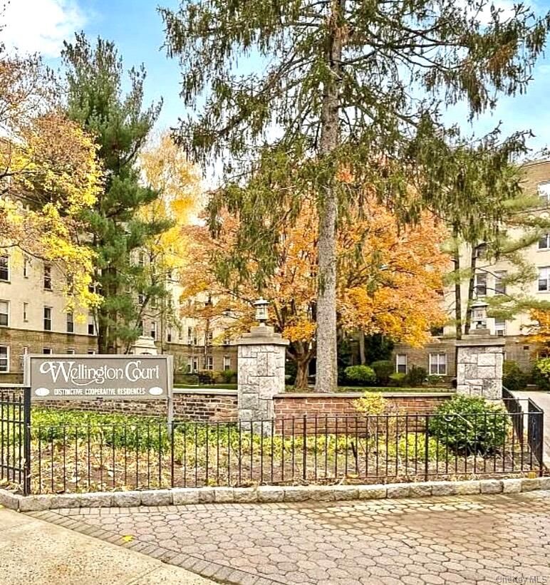 Property Photo:  472 Gramatan Avenue Bldg. 1, Unit K4  NY 10552 