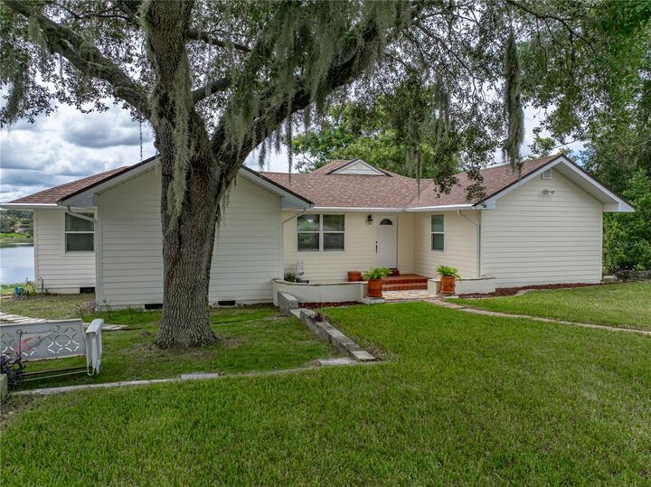 Property Photo:  724 Masterpiece Road  FL 33898 