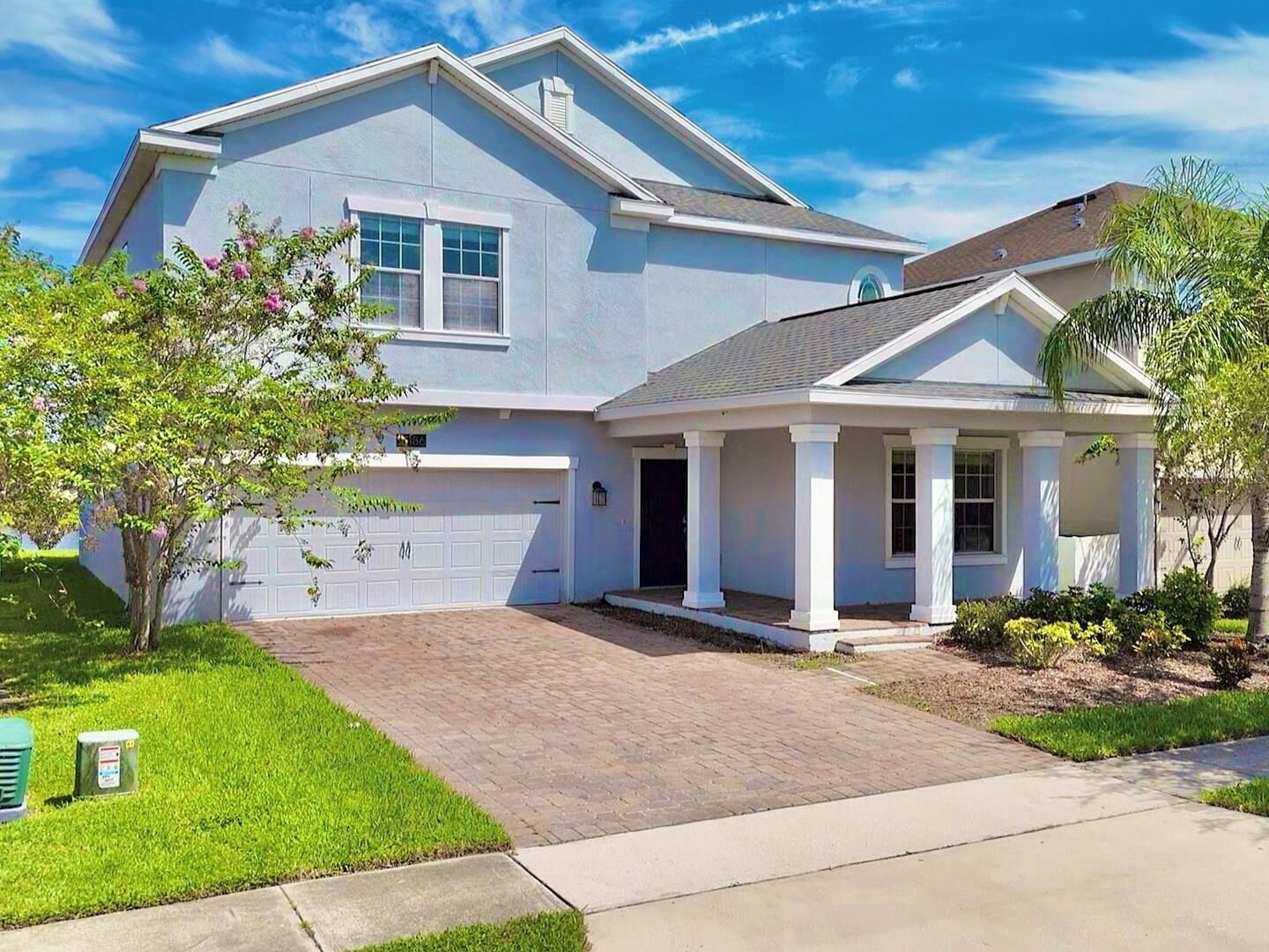 Property Photo: 14186 Gold Bridge Drive FL 32824