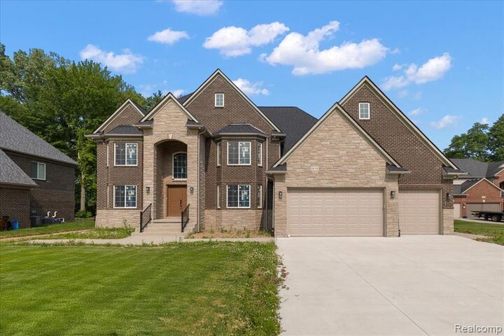 56350 Willow Creek Boulevard  Utica MI 48316 photo