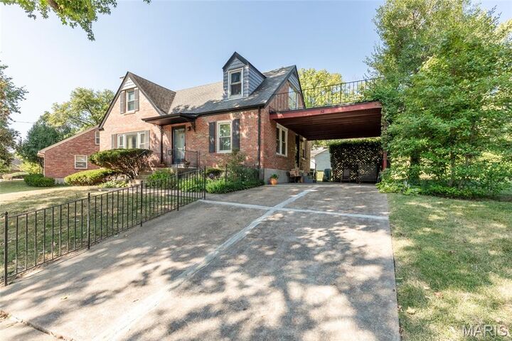 Property Photo: 52 Greendale Drive MO 63121