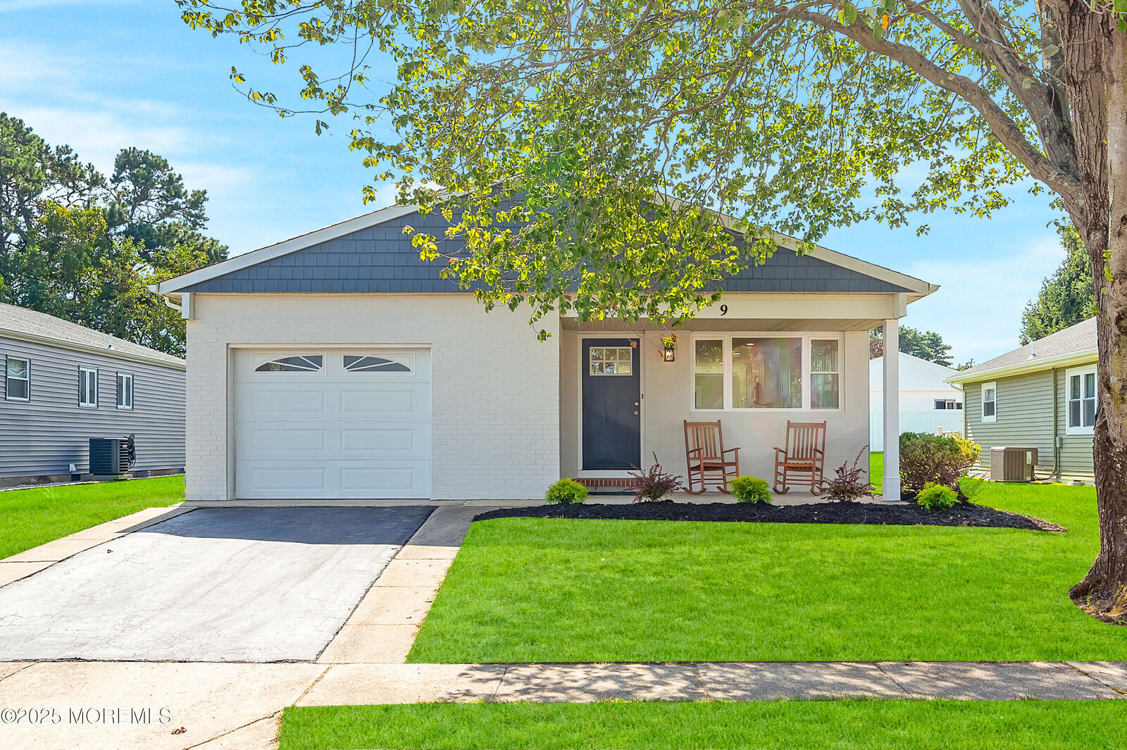 Property Photo:  9 Banning Court  NJ 08757 