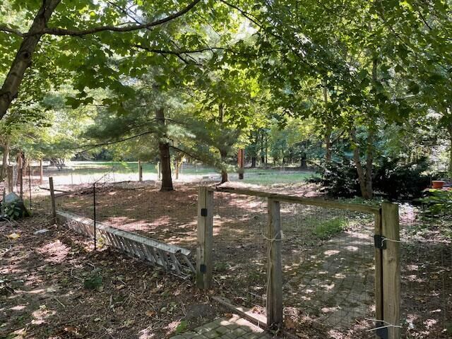 Property Photo:  10572 Plank Road  MI 48160 
