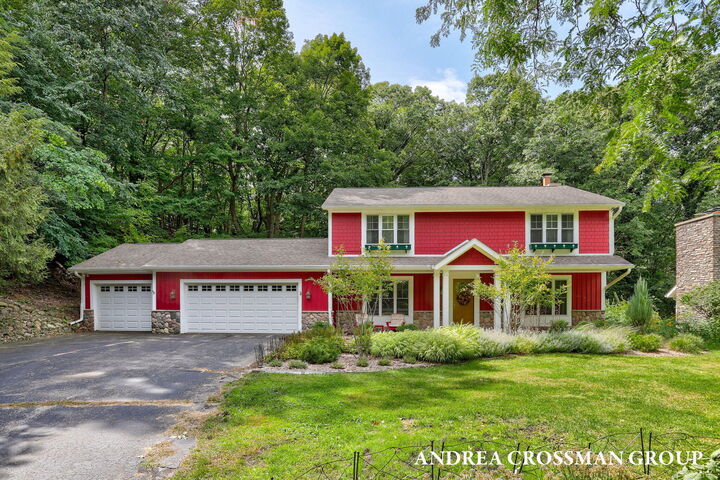 Property Photo:  210 Timbercrest Court  MI 49424 