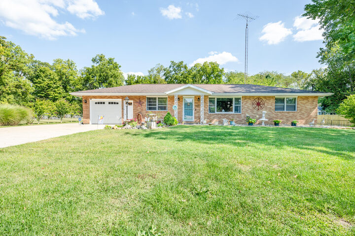 4537 Stanley Avenue  Watervliet MI 49098 photo