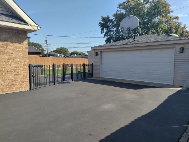 Property Photo:  8741 S Cranbrook Lane  IL 60455 