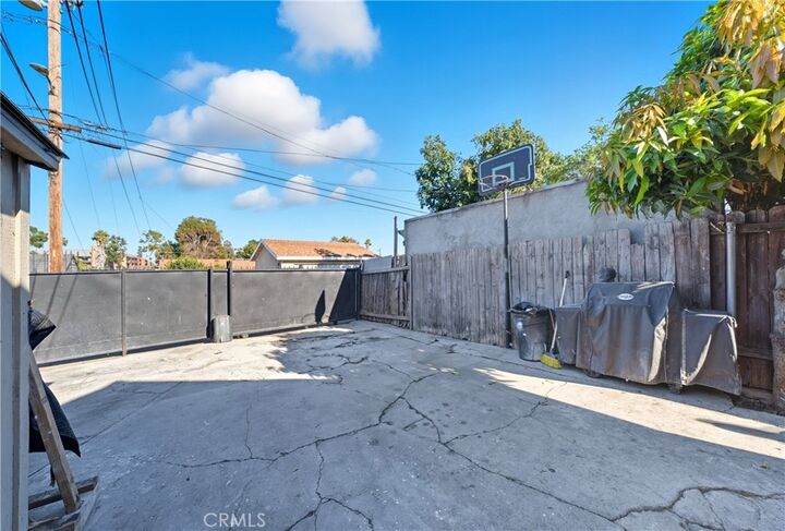 Property Photo:  13032 S Main Street  CA 90061 