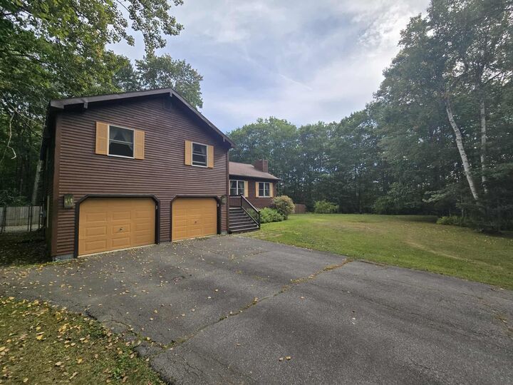 Property Photo:  33 Mountainview Drive  ME 04496 