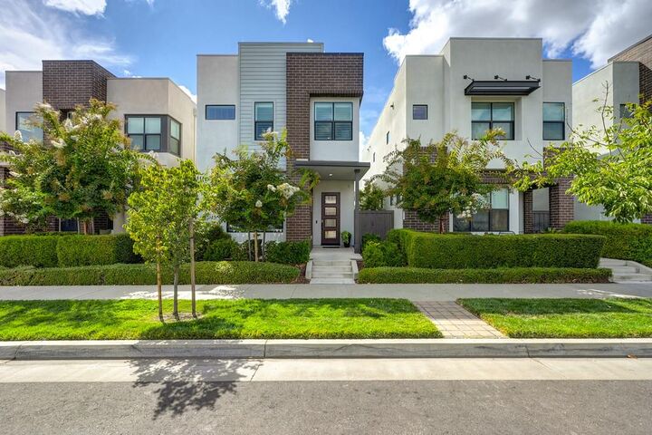 Property Photo: 142 Fonseca Street CA 95816
