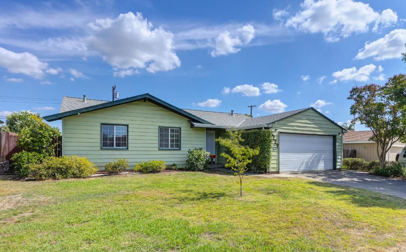 Property Photo: 6229 Wildomar Way CA 95608