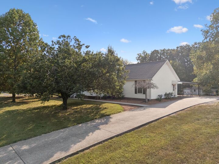 Property Photo:  1016 Keystone Dr  TN 37146 