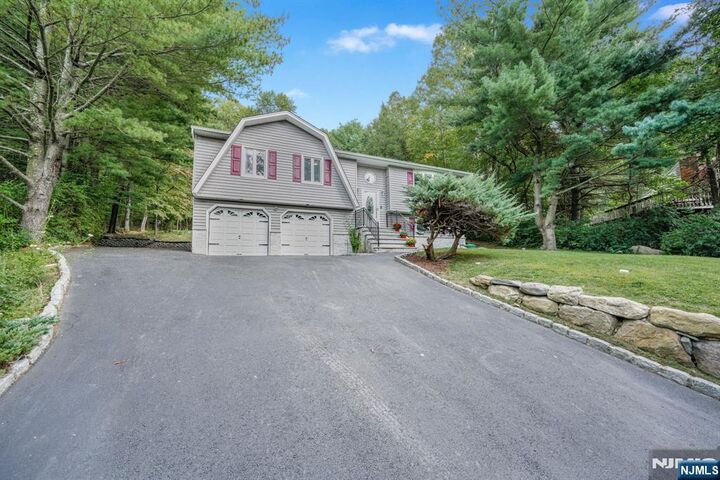 18 Juniper Terrace  Ringwood NJ 07456 photo