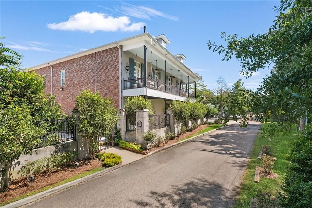 Property Photo:  912 Village Walk C  LA 70433 