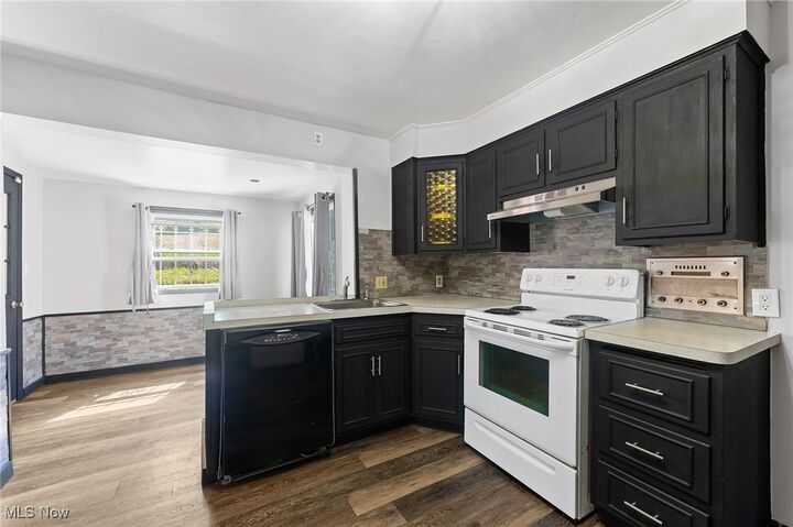 Property Photo:  2129 Tippecanoe Avenue  OH 44509 