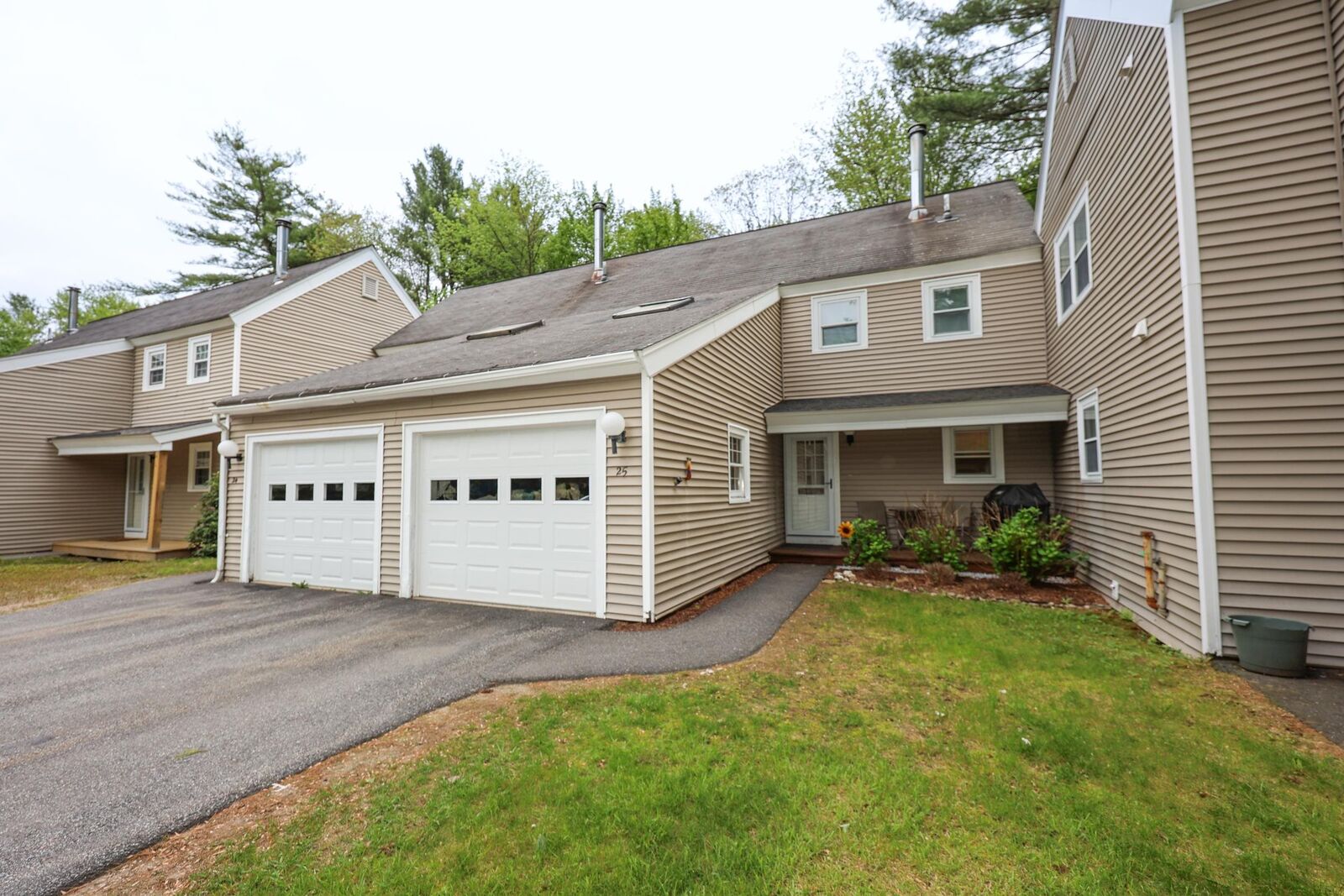 Property Photo:  25 Winterwood Drive  NH 03053 