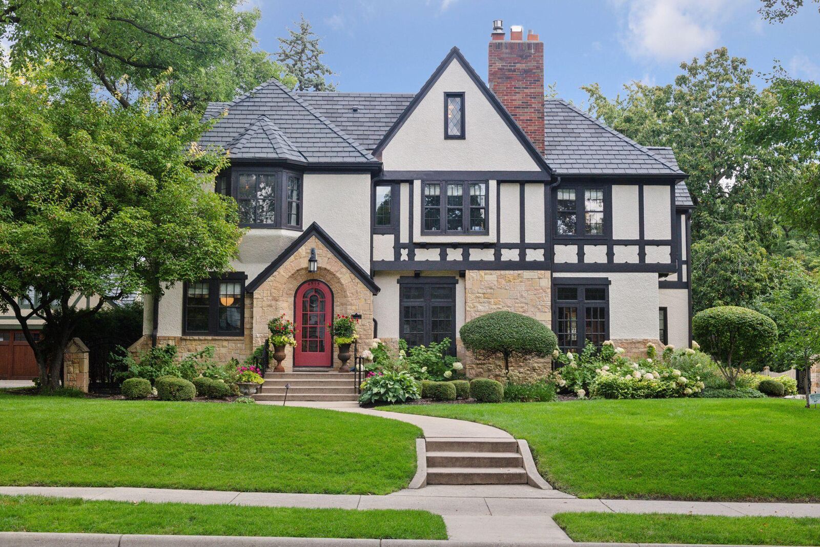 Property Photo: 4515 Moorland Avenue MN 55424