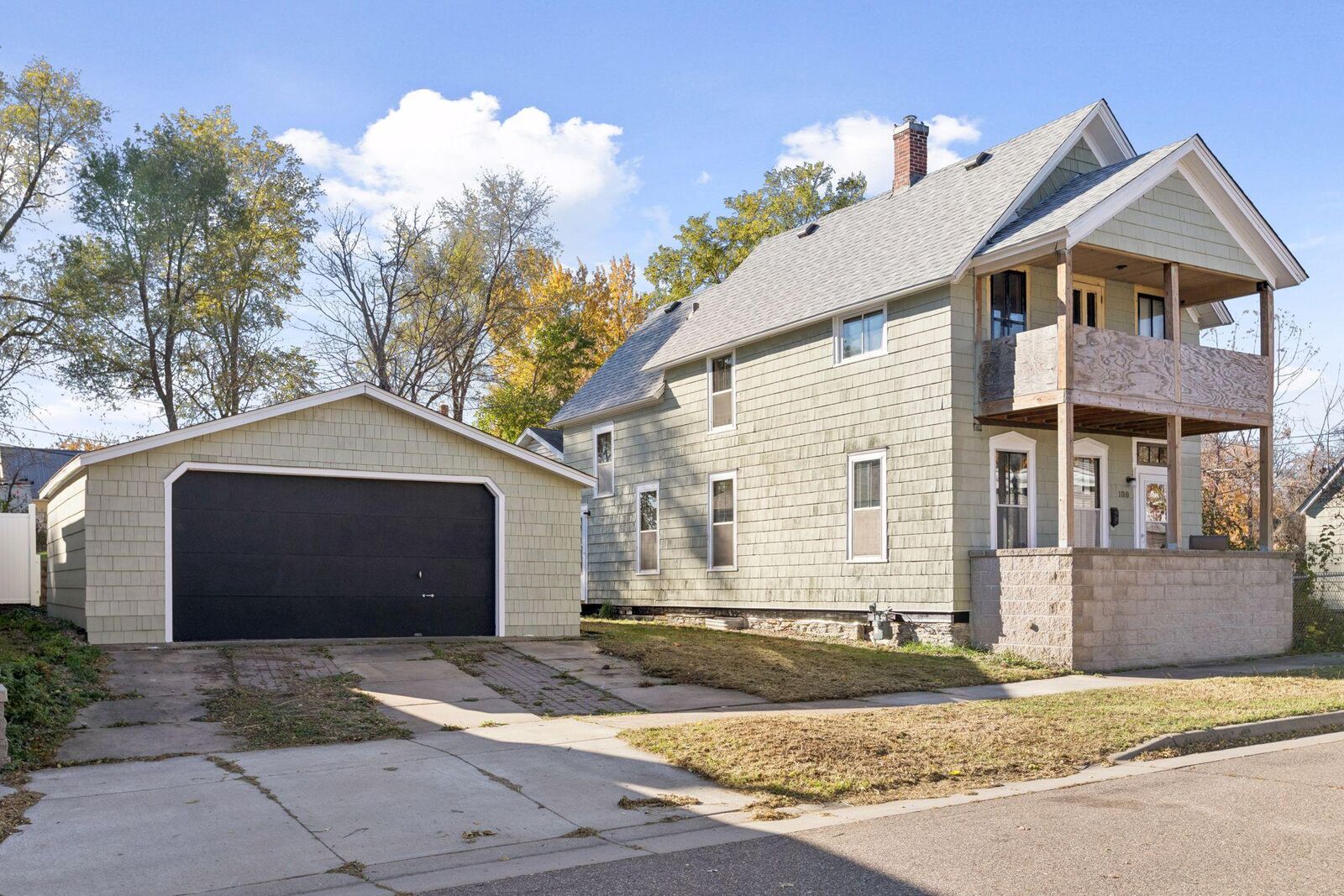 Property Photo:  108 Sims Avenue  MN 55117 
