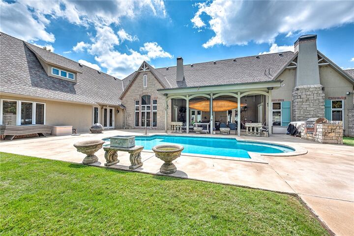 Property Photo:  1 S Saint Andrews  AR 72758 