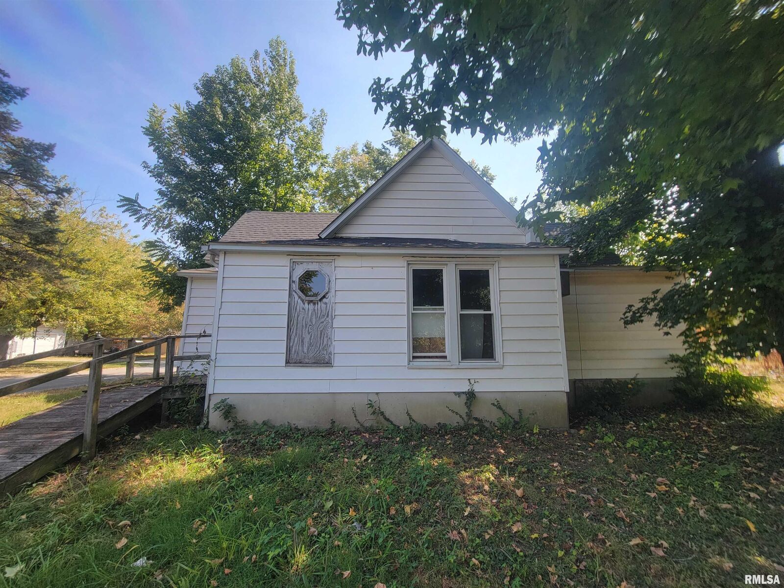 Property Photo: 600 S 25th Street IL 62948