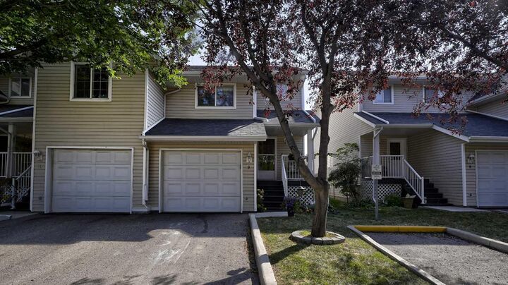 Photo de la propriété:  567 Edmonton Trail NE 9  AB T4B 2L4 
