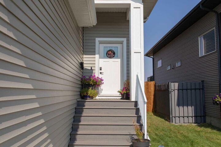 Property Photo:  4802 Aspen Lakes Boulevard  AB T4M 0M8 
